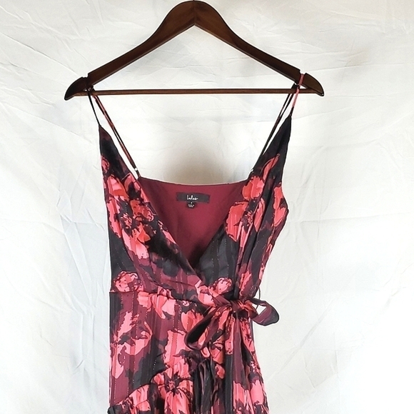 NWT Lulus‎ Winning Your Heart Burgundy Floral Lurex Wrap Midi Dress - Picture 3 of 9